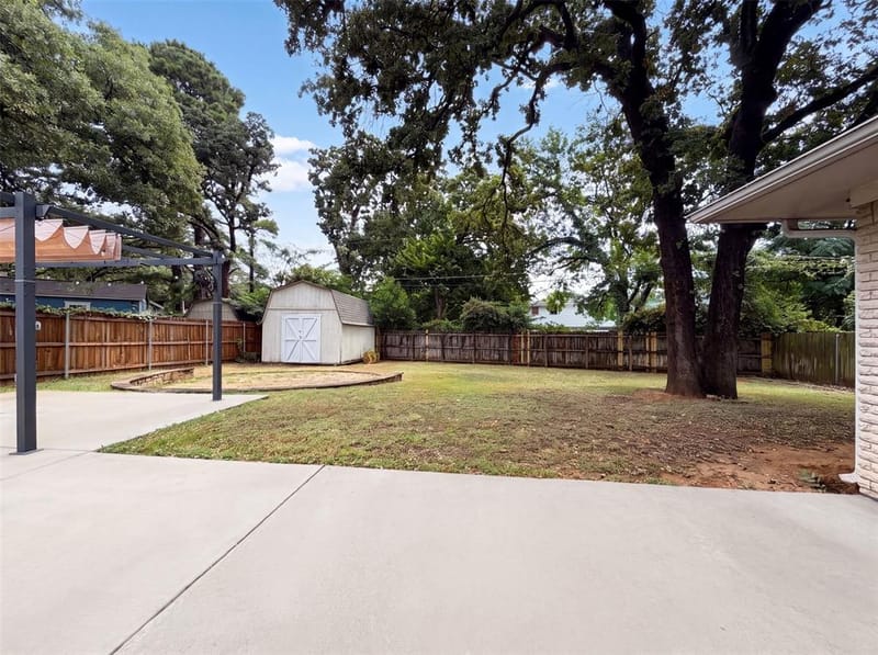1805 Brookview Drive, Arlington TX 76010 - Photo 19
