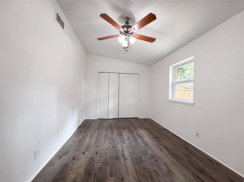 1805 Brookview Drive, Arlington TX 76010 - Photo 4
