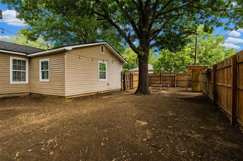 300 Broadway Street, Whitesboro TX 76273 - Photo 26