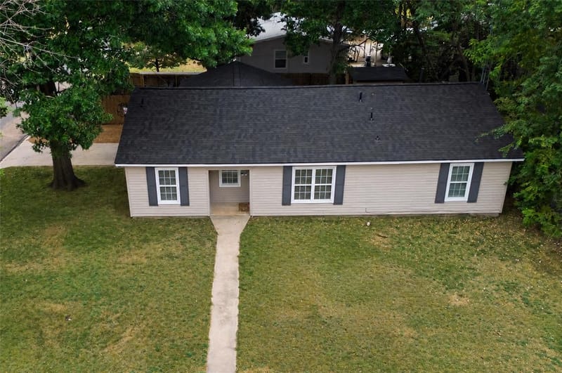 300 Broadway Street, Whitesboro TX 76273 - Photo 30