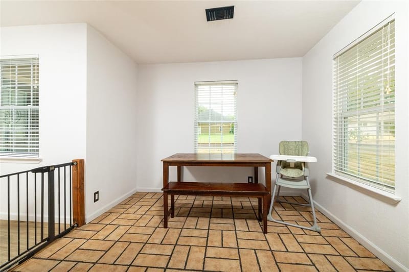 300 Broadway Street, Whitesboro TX 76273 - Photo 14