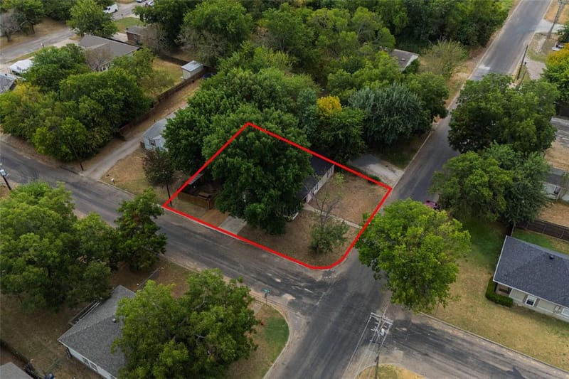 300 Broadway Street, Whitesboro TX 76273 - Photo 29