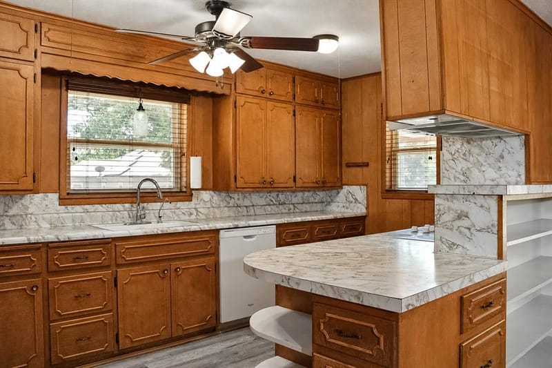 405 W Neely Avenue, Comanche TX 76442 - Photo 8