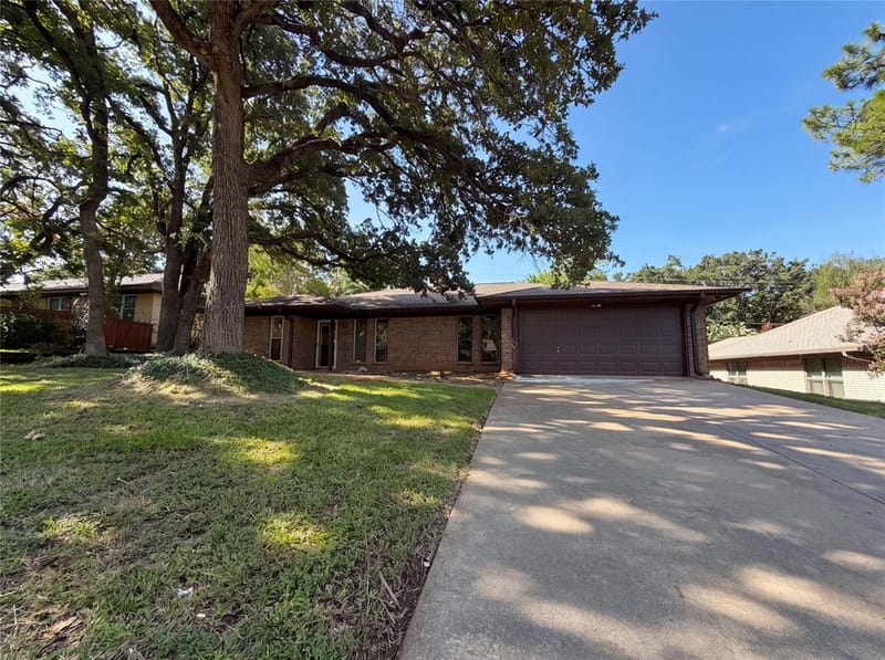 5804 Ridge Drive, Arlington TX 76016