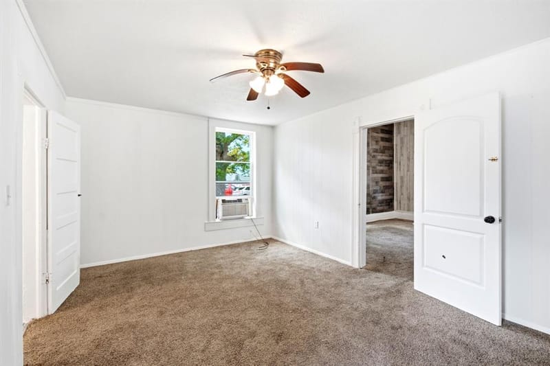 214 E Woodland Street, Collinsville TX 76233 - Photo 11