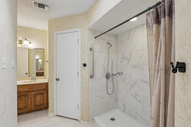 3805 Sunhill Drive, Greenville TX 75402 - Photo 23