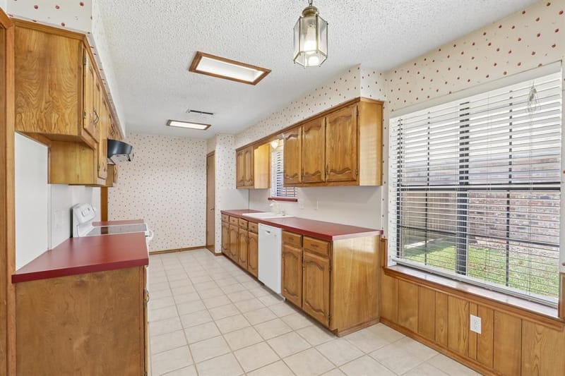3805 Sunhill Drive, Greenville TX 75402 - Photo 12