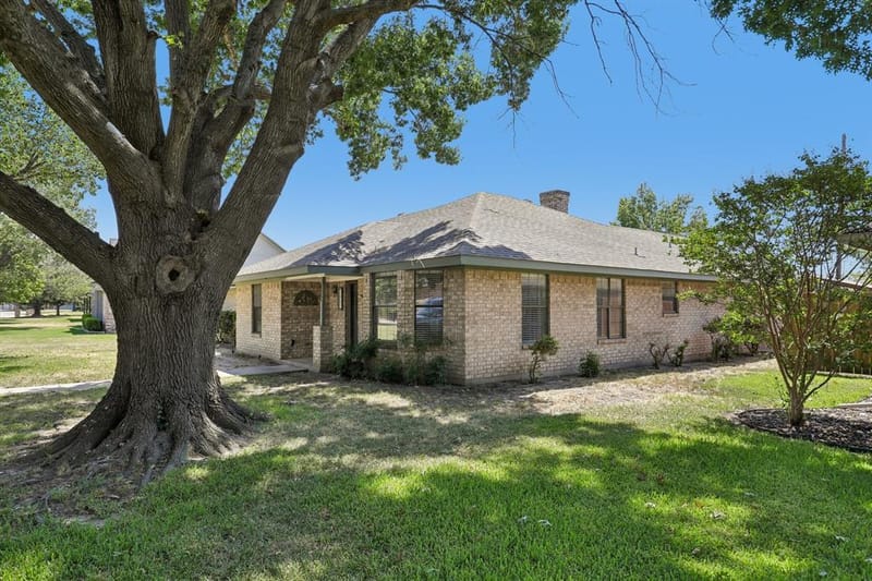 3805 Sunhill Drive, Greenville TX 75402 - Photo 3