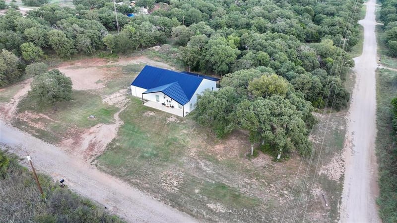 335 Ponderosa Street, Bowie TX 76230 - Photo 4