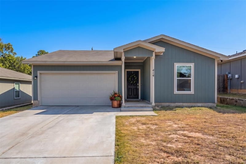 414 E Munson Street, Denison TX 75021 - Photo 2