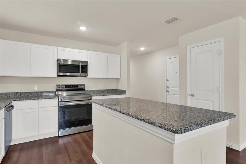 414 E Munson Street, Denison TX 75021 - Photo 9