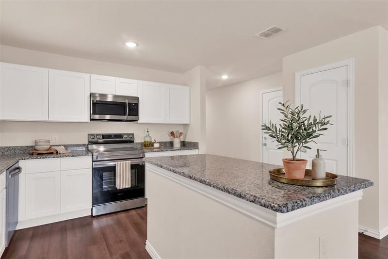 414 E Munson Street, Denison TX 75021 - Photo 8