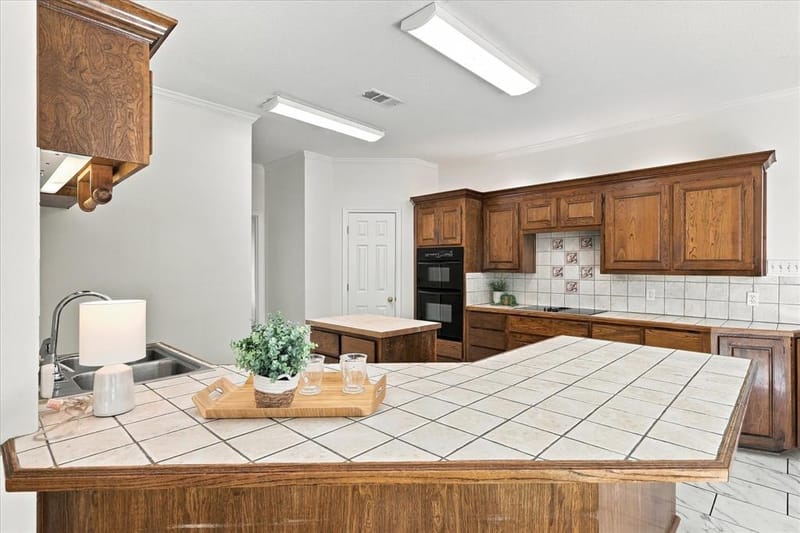 1628 Bedfordshire, Bedford TX 76021 - Photo 11