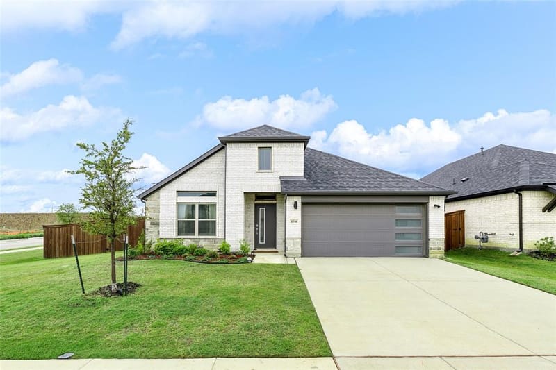 10544 Landry Bluff Lane, Fort Worth TX 76126