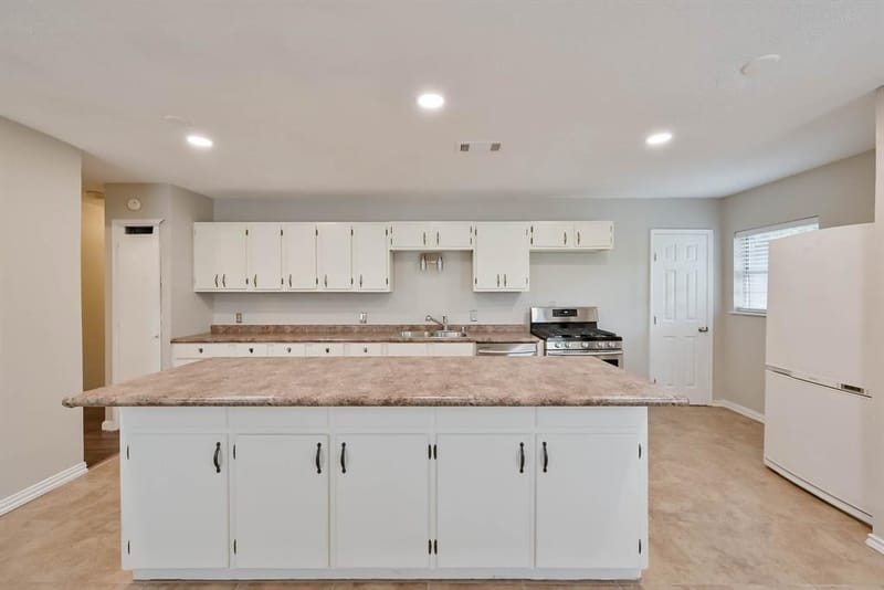 1122 W Park Row Drive, Arlington TX 76013 - Photo 13