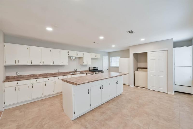 1122 W Park Row Drive, Arlington TX 76013 - Photo 12
