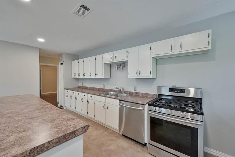 1122 W Park Row Drive, Arlington TX 76013 - Photo 15
