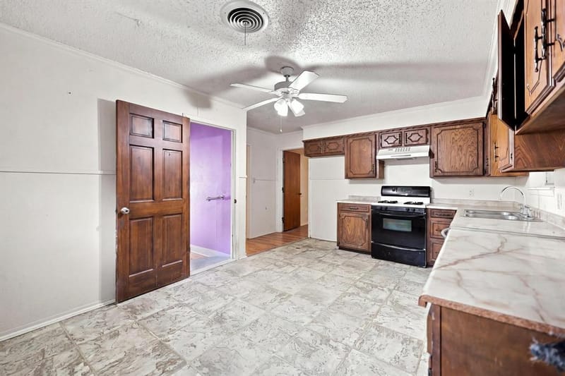 503 N College Street, Whitesboro TX 76273 - Photo 13