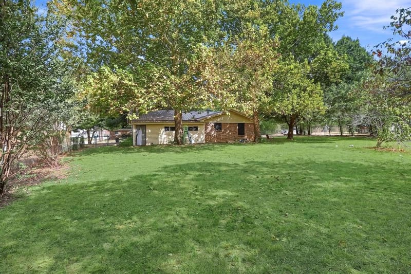 503 N College Street, Whitesboro TX 76273 - Photo 31