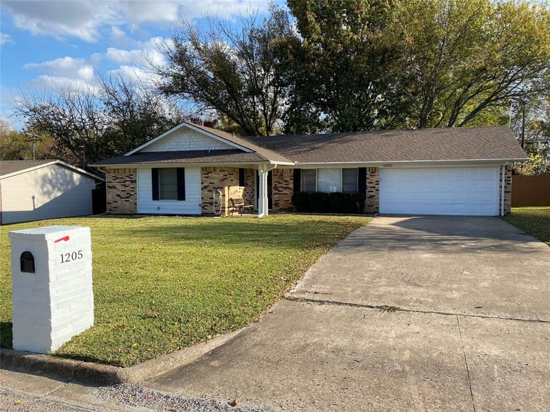 1205 S Valentine Drive, Sherman TX 75090
