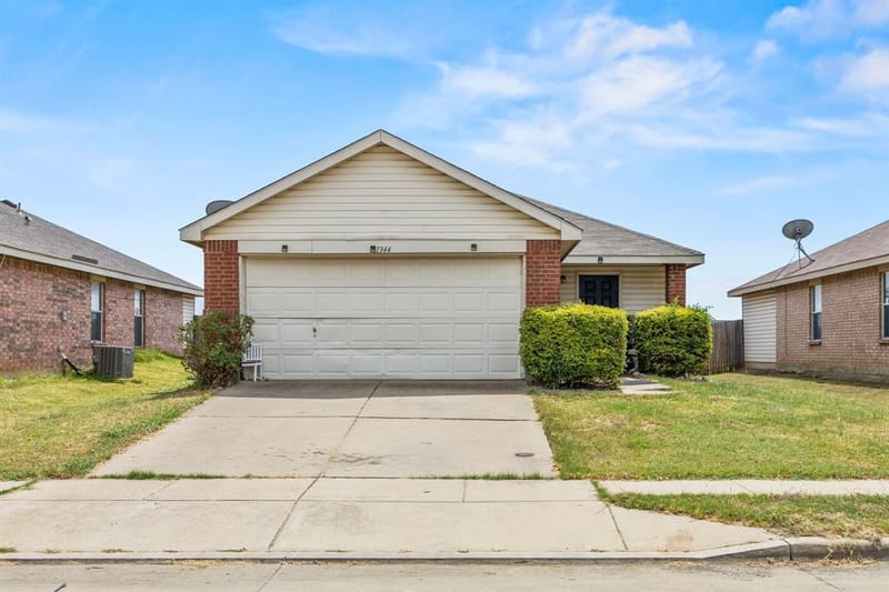 1344 Castle Ridge Road, Fort Worth TX 76140