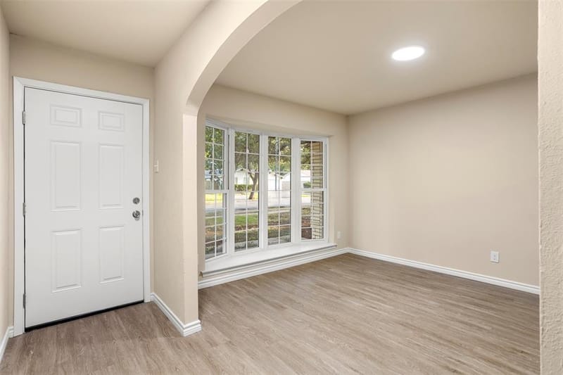 509 E Williamsburg Manor, Arlington TX 76014 - Photo 3