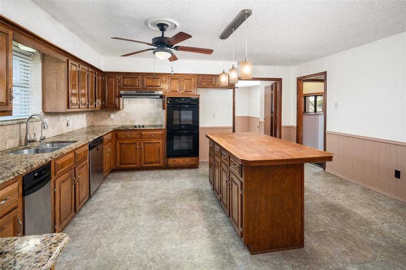 2621 Country Club Parkway, Garland TX 75043 - Photo 17