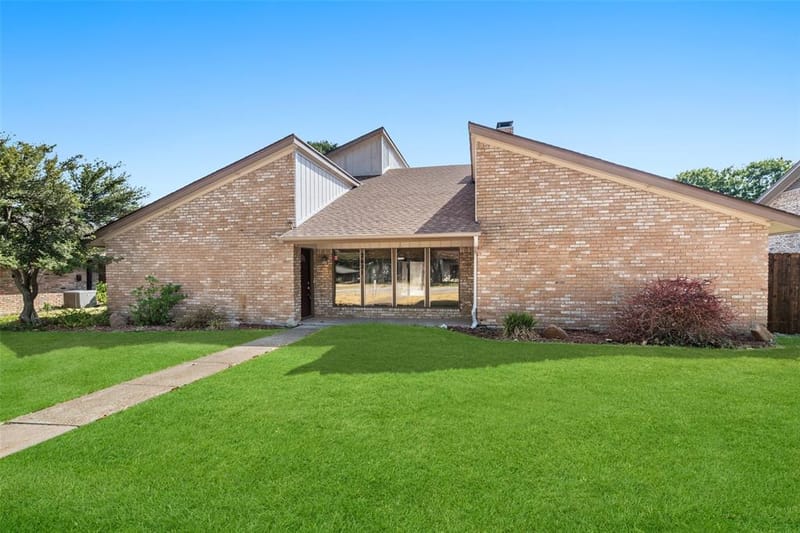 2621 Country Club Parkway, Garland TX 75043 - Photo 7