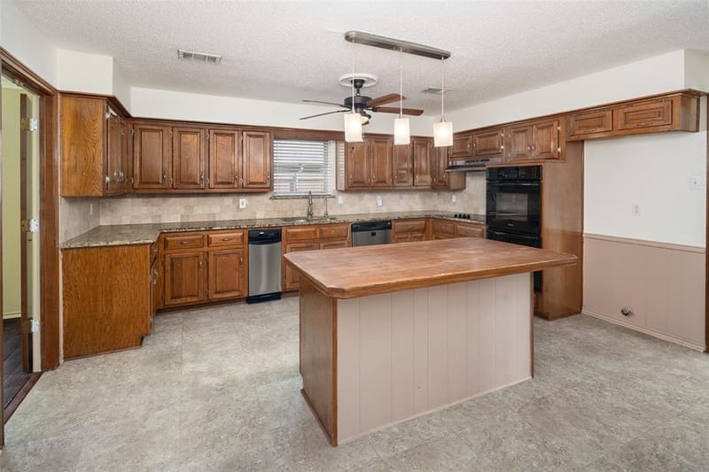2621 Country Club Parkway, Garland TX 75043 - Photo 18