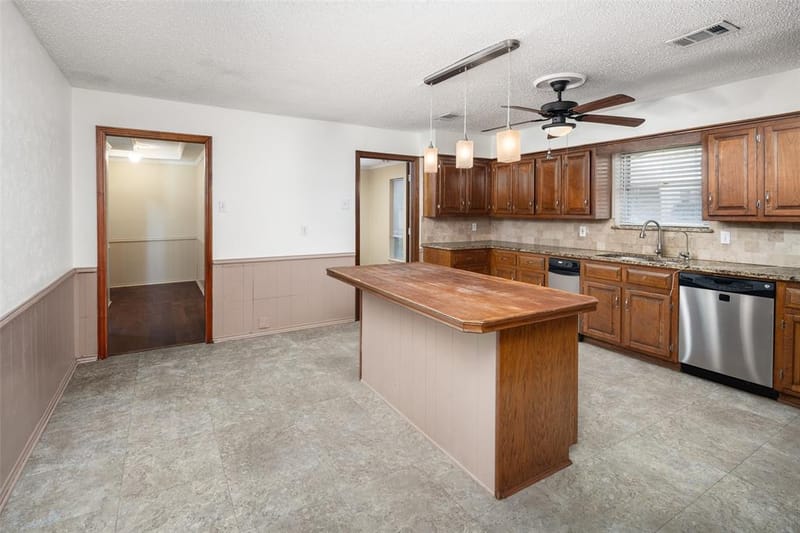 2621 Country Club Parkway, Garland TX 75043 - Photo 19