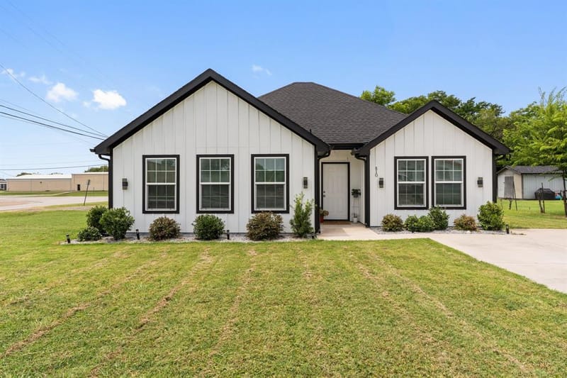 810 S MAIN Street, Kemp TX 75143