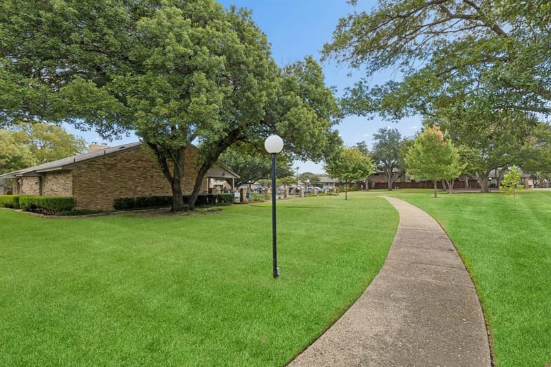 9622 Highland View Drive, Dallas TX 75238 - Photo 27