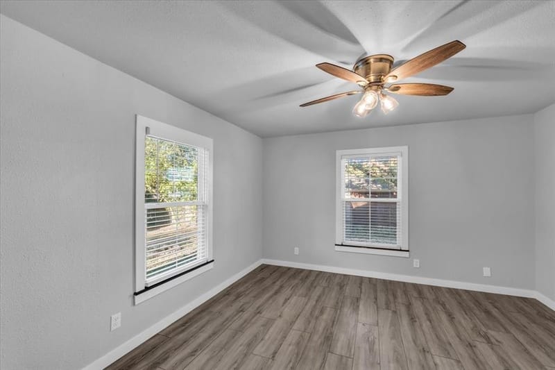 211 W Stegall Drive, Robinson TX 76706 - Photo 16