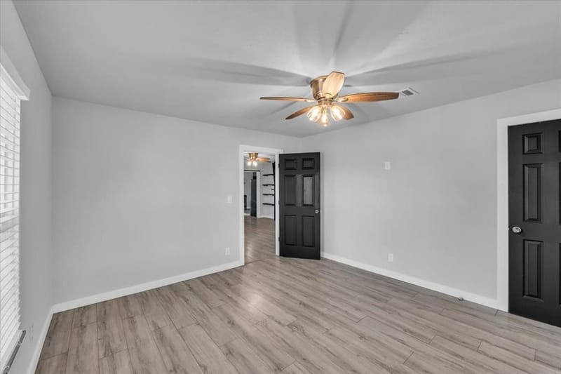 211 W Stegall Drive, Robinson TX 76706 - Photo 11