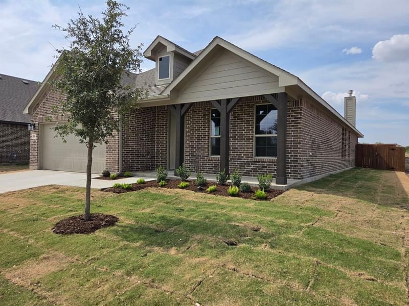 804 Silverleaf Drive, Ennis TX 75119 - Photo 3