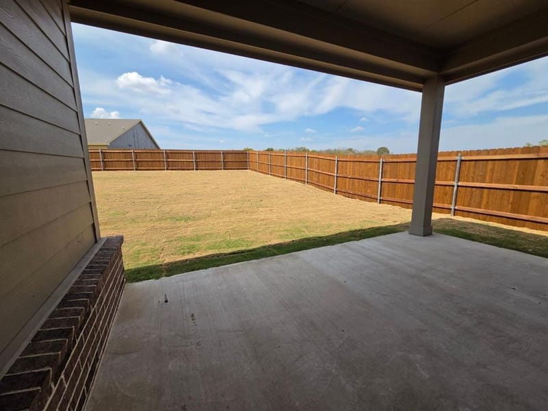 804 Silverleaf Drive, Ennis TX 75119 - Photo 14