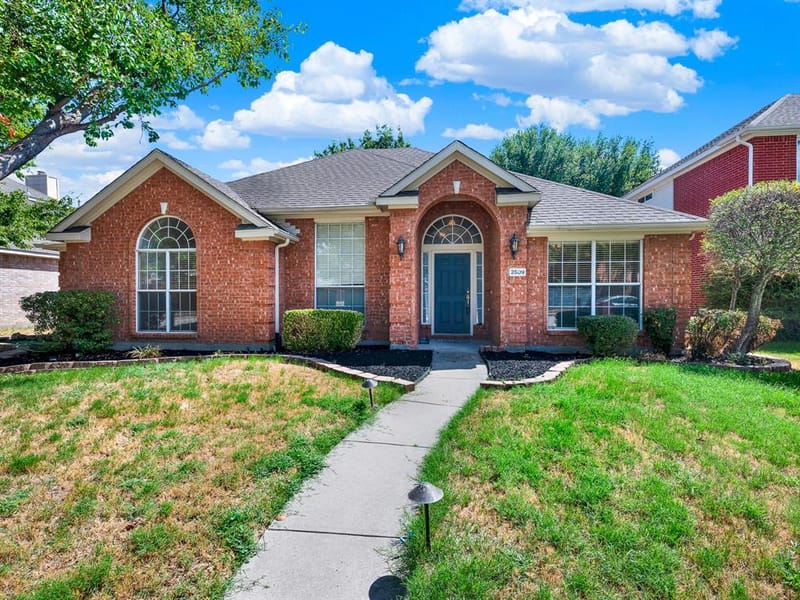 2509 Pecan Meadow Drive, Garland TX 75040 - Photo 2