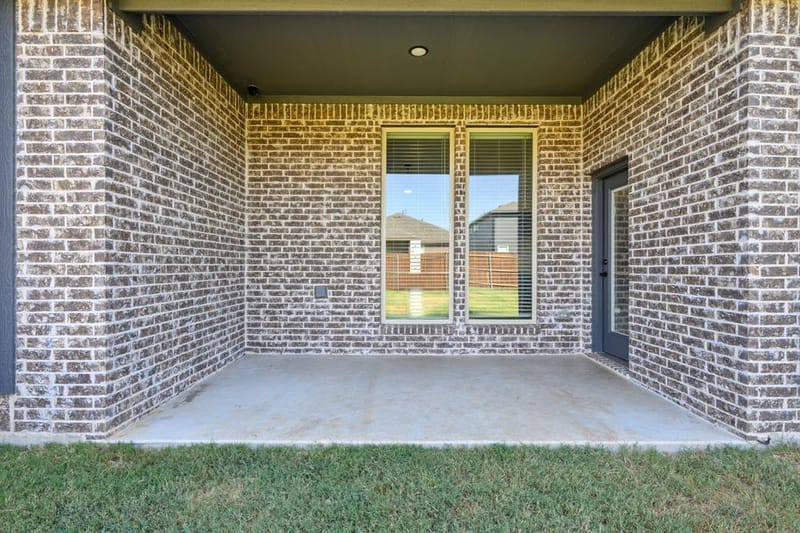 609 Pawprint Hollow, Godley TX 76044 - Photo 32