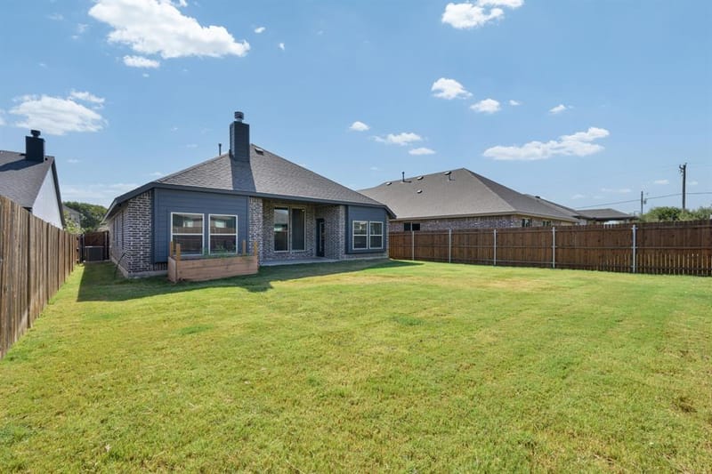 609 Pawprint Hollow, Godley TX 76044 - Photo 34