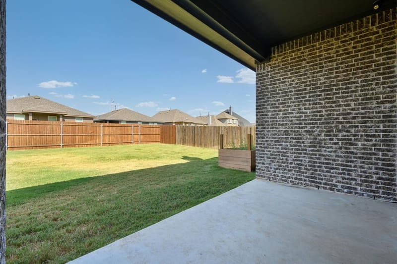 609 Pawprint Hollow, Godley TX 76044 - Photo 31
