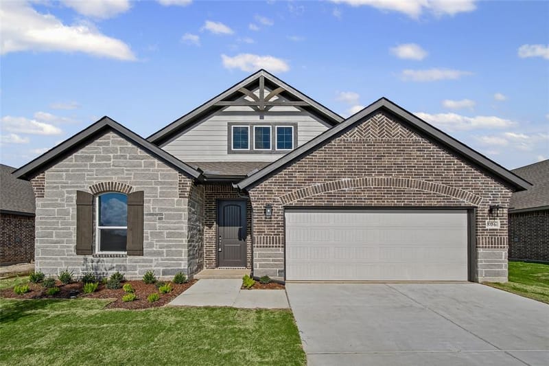 806 Silverleaf Drive, Ennis TX 75119 - Photo 3