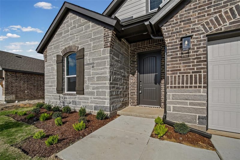 806 Silverleaf Drive, Ennis TX 75119 - Photo 5