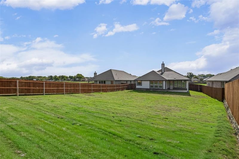 806 Silverleaf Drive, Ennis TX 75119 - Photo 30