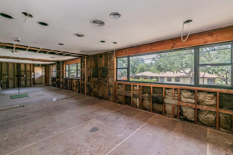 2900 Ryan Place Drive, Fort Worth TX 76110 - Photo 7