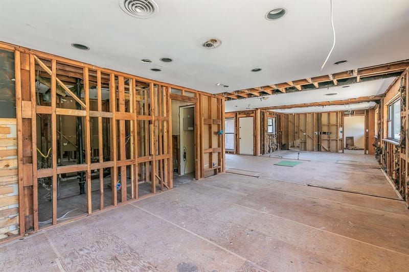 2900 Ryan Place Drive, Fort Worth TX 76110 - Photo 8