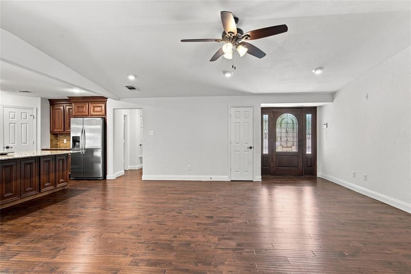 815 National Drive, Irving TX 75060 - Photo 5
