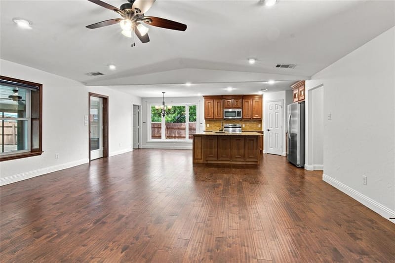815 National Drive, Irving TX 75060 - Photo 8