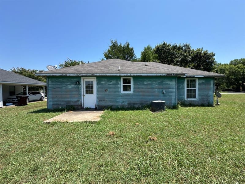 605 Oldham Street, Bonham TX 75418 - Photo 12