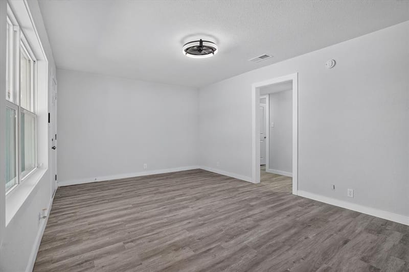 1225 W Belknap Street, Jacksboro TX 76458 - Photo 20