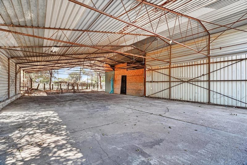 1225 W Belknap Street, Jacksboro TX 76458 - Photo 34